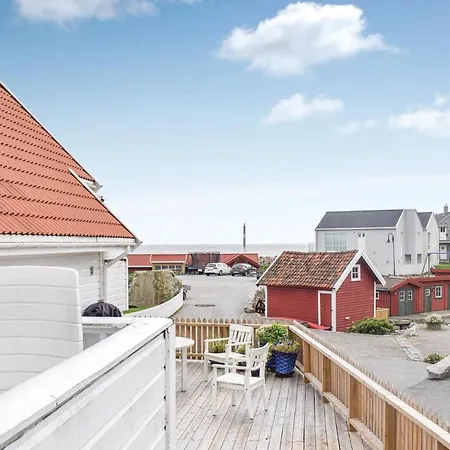 Stunning In Lindesnes W/ 2 Bedrooms